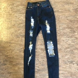 Fashion Nova Jeans ! Dark wash ! High rise